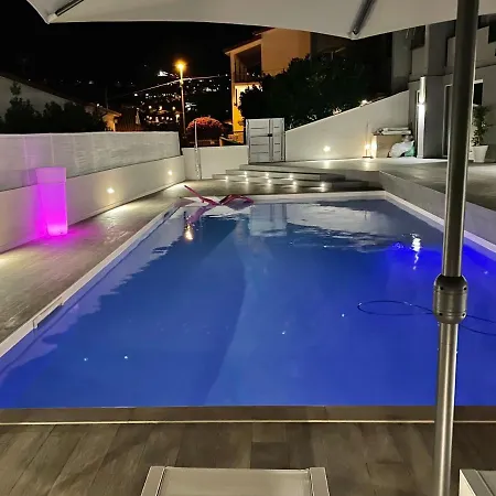 Tropicana - Adults Only Frühstückspension 4*